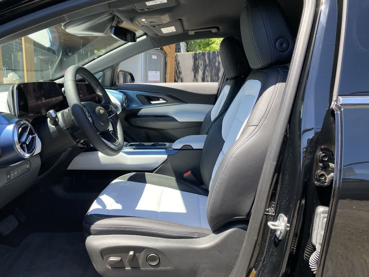 Thumbnail: 2026 Chevrolet Equinox - 13