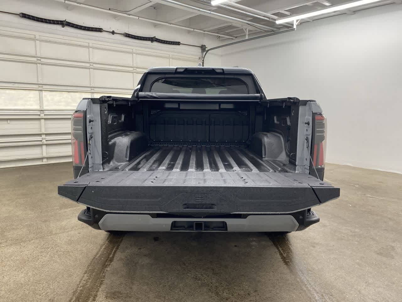 Thumbnail: 2024 GMC Sierra EV - 29