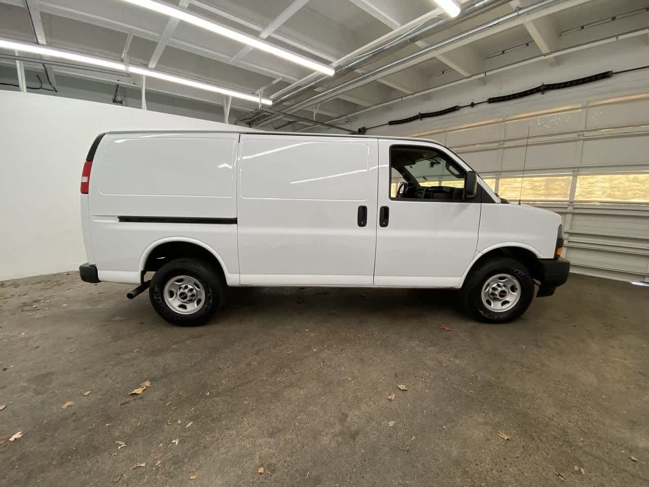 Thumbnail: 2023 GMC Savana - 7