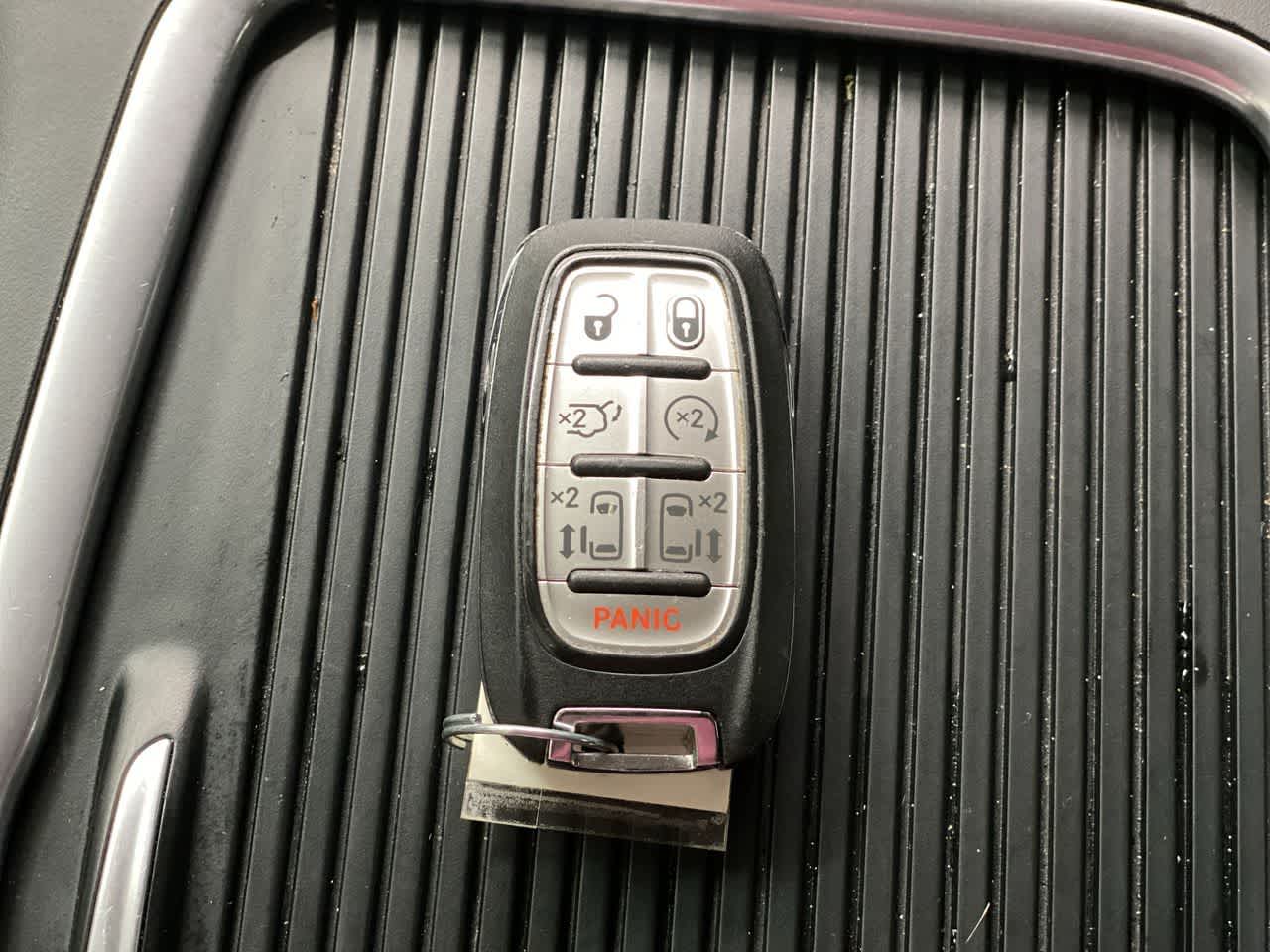 Thumbnail: 2024 Chrysler Pacifica - 32