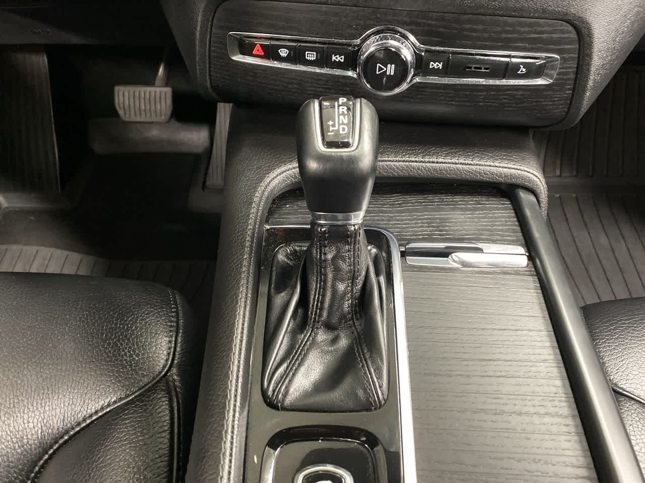 Thumbnail: 2020 Volvo XC90 - 28