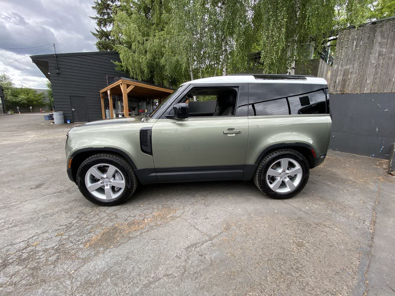 Thumbnail: 2021 Land Rover Defender - 3