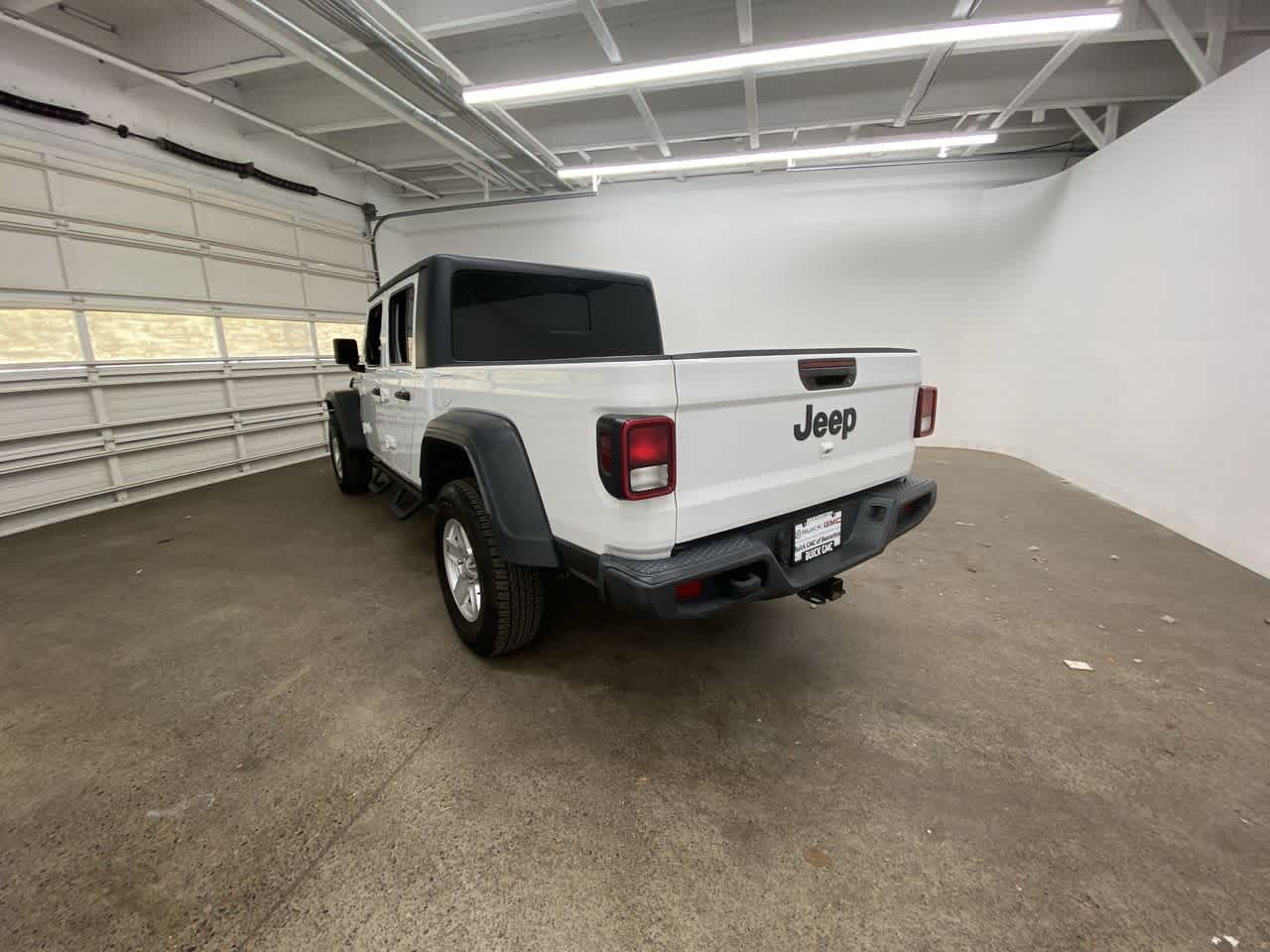 Thumbnail: 2020 Jeep Gladiator - 4