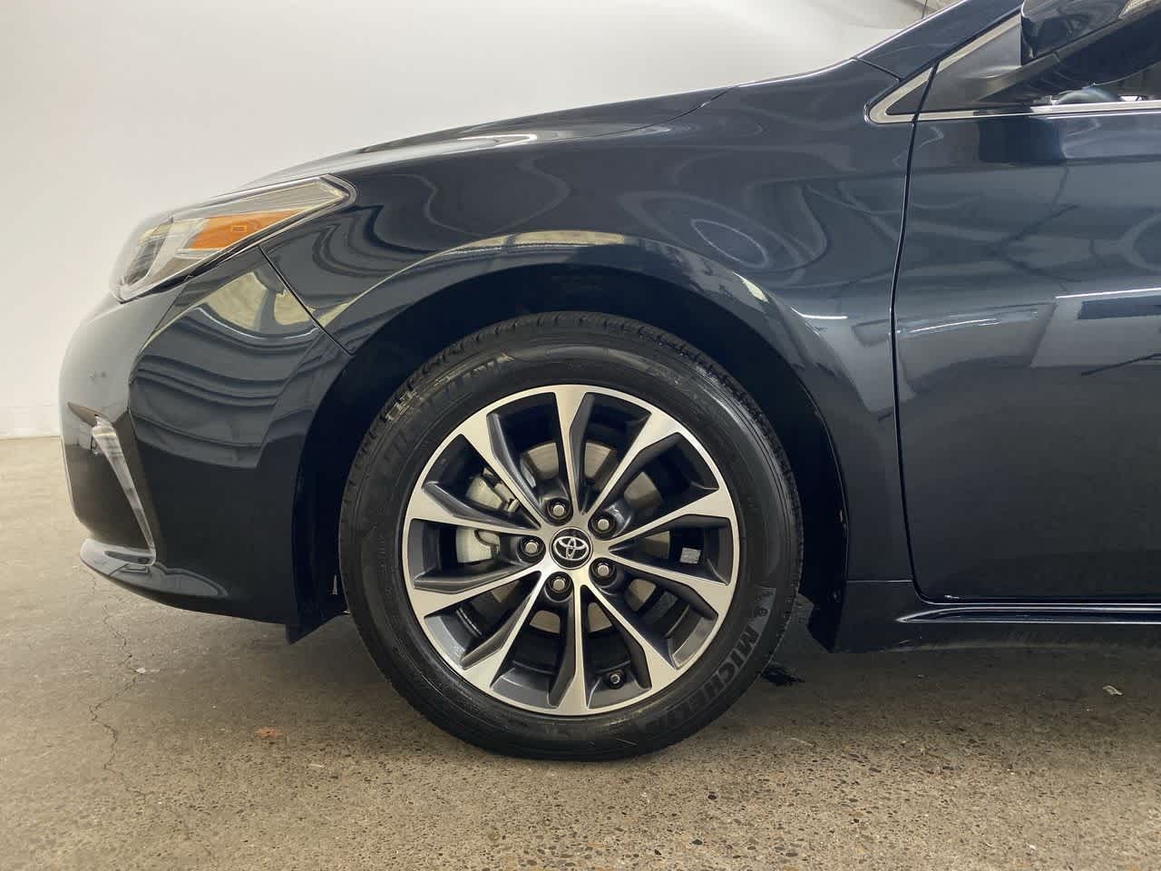 Thumbnail: 2018 Toyota Avalon - 12