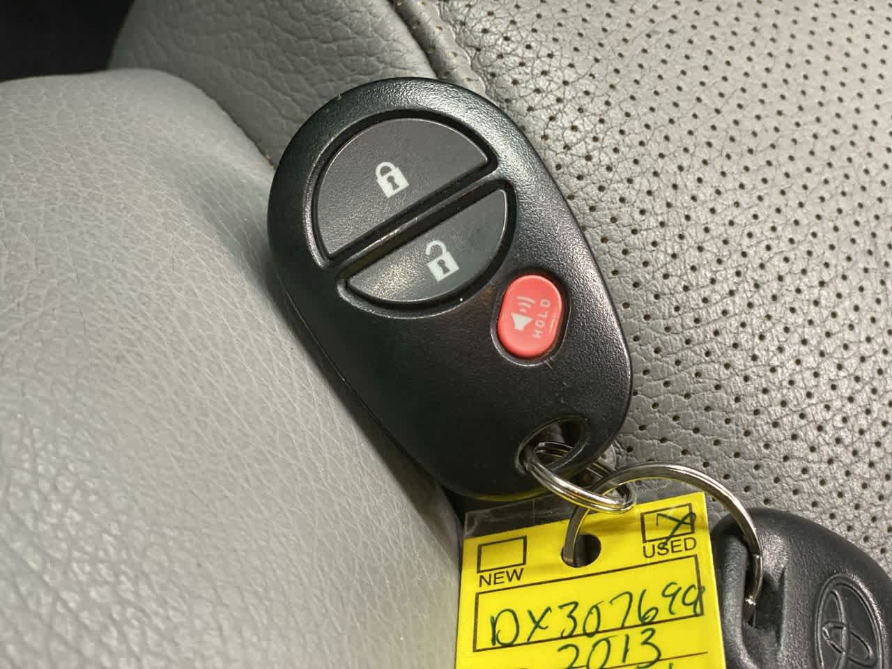 Thumbnail: 2013 Toyota Tundra - 28