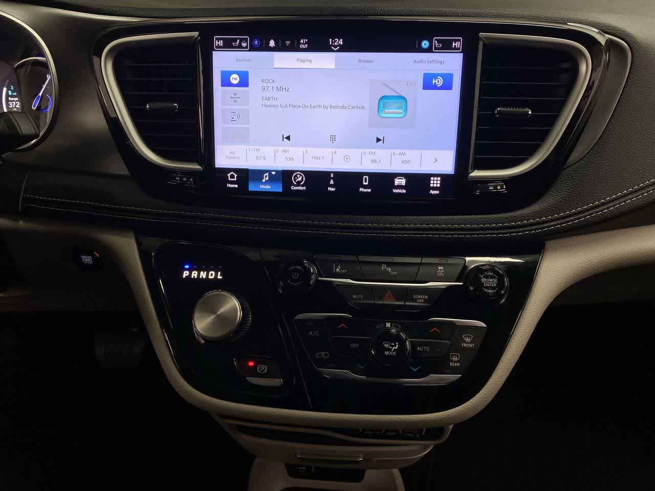 Thumbnail: 2024 Chrysler Pacifica - 25