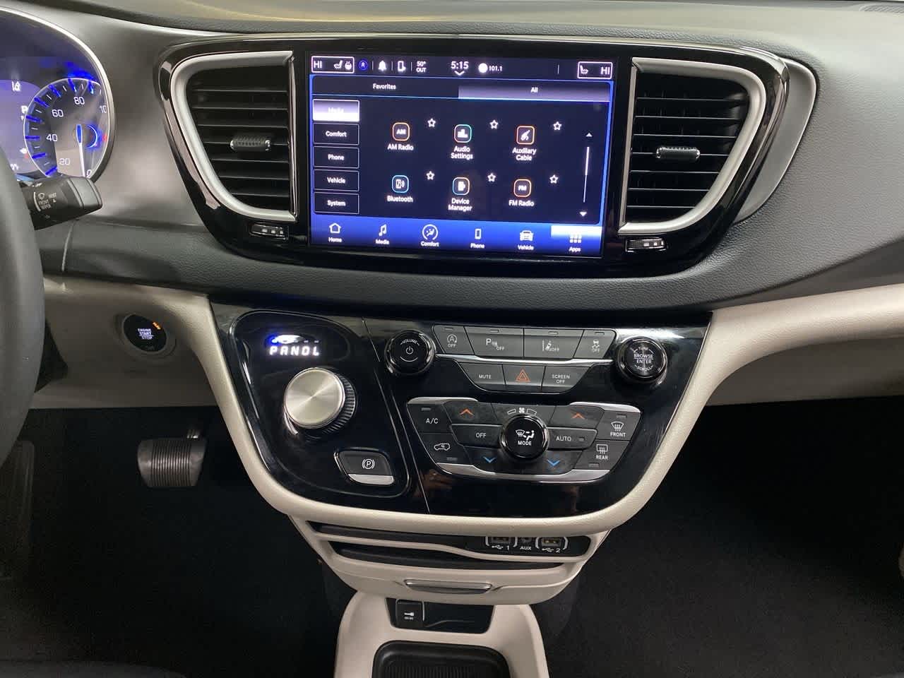 Thumbnail: 2023 Chrysler Pacifica - 24