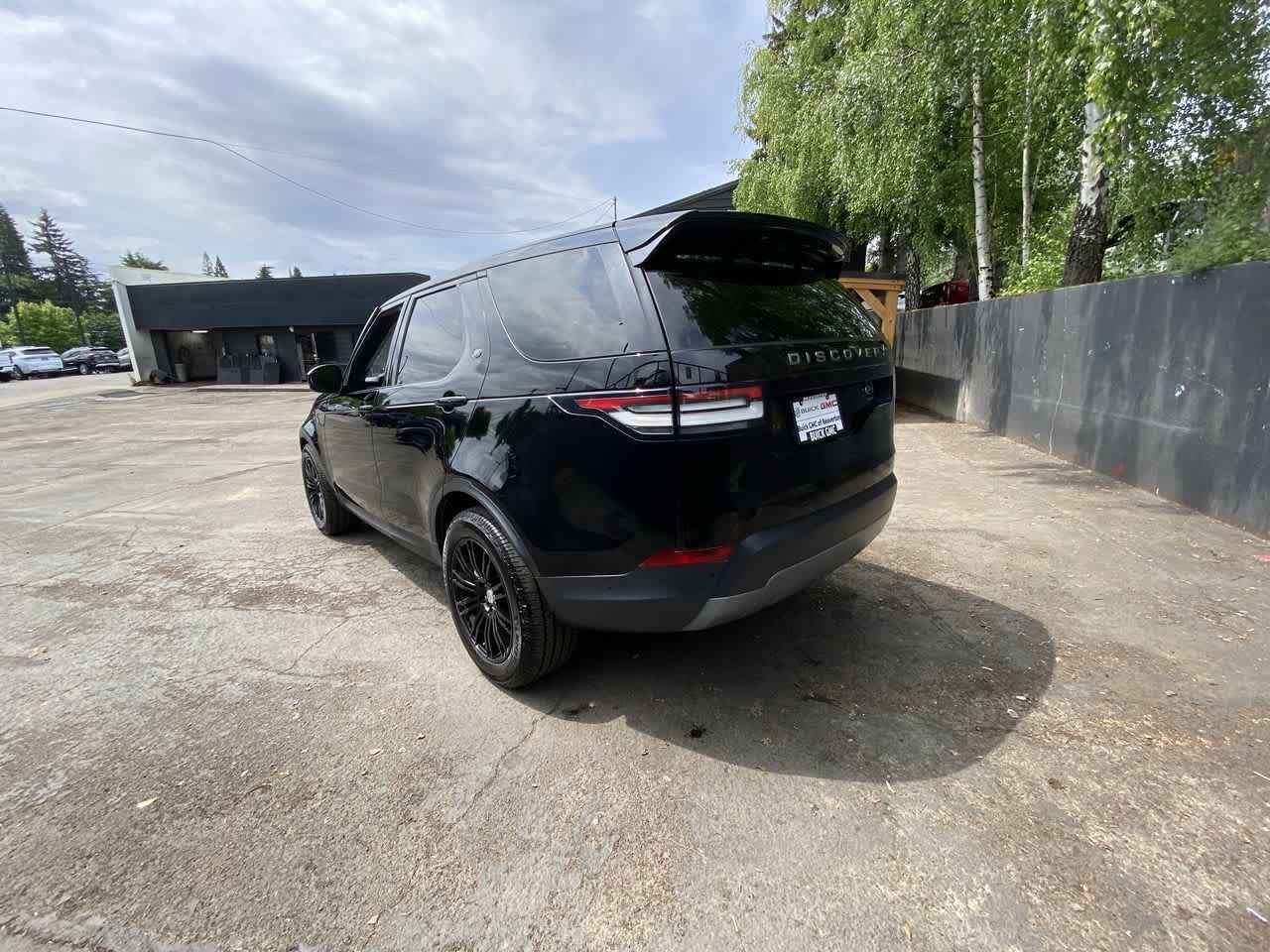 Thumbnail: 2019 Land Rover Discovery - 4