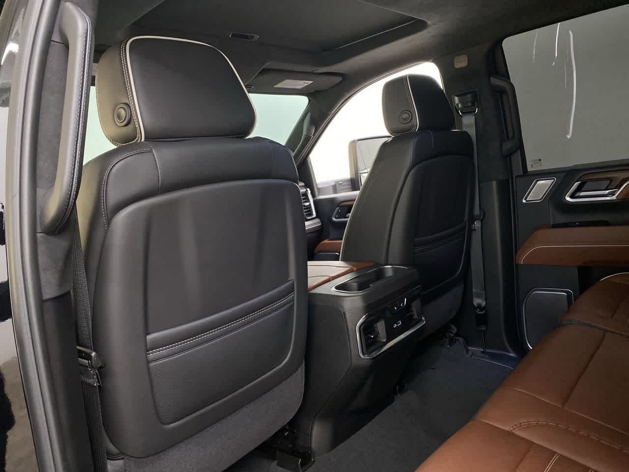 Thumbnail: 2025 GMC Sierra 2500 - 16