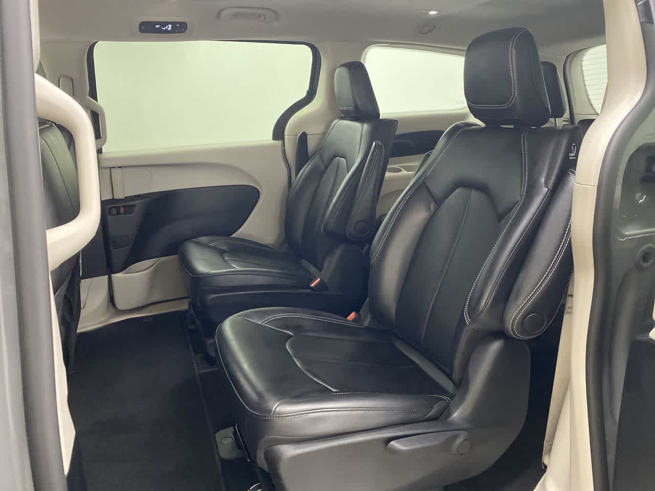 Thumbnail: 2023 Chrysler Pacifica - 15