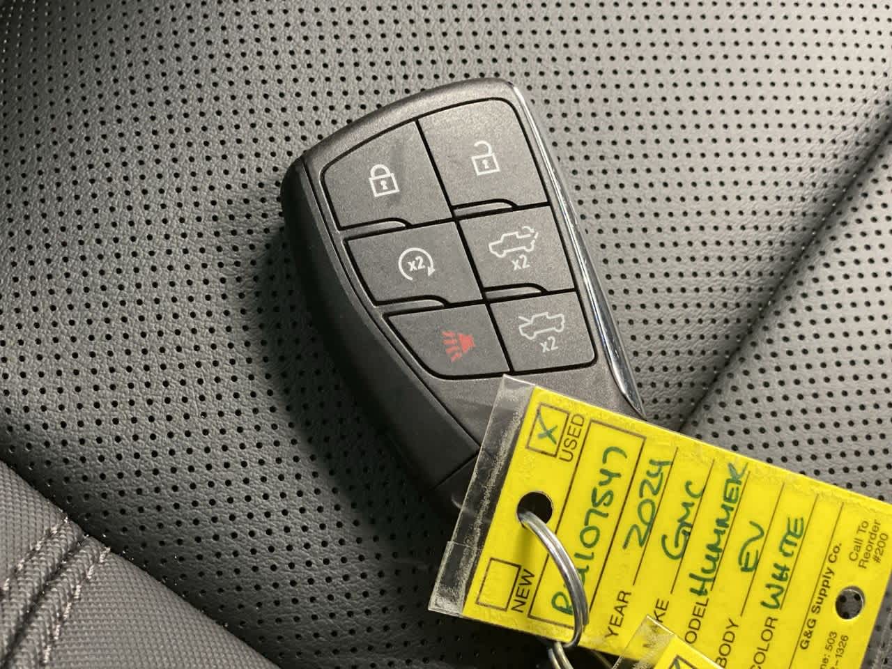 Thumbnail: 2024 GMC Hummer EV - 30