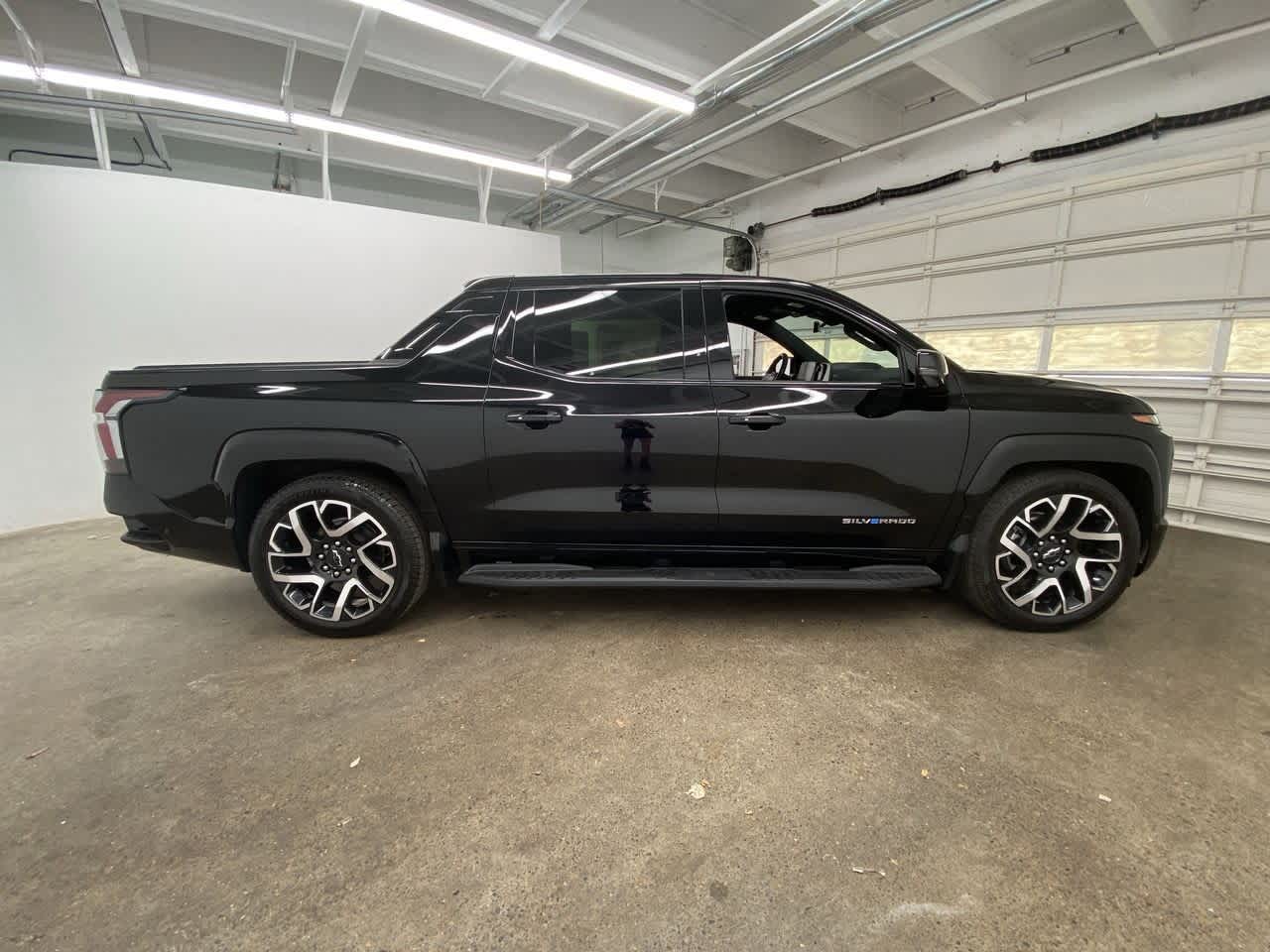 Thumbnail: 2024 Chevrolet Silverado EV - 7