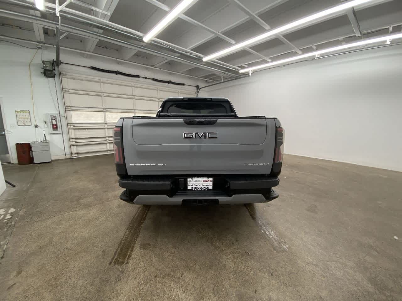 Thumbnail: 2024 GMC Sierra EV - 5