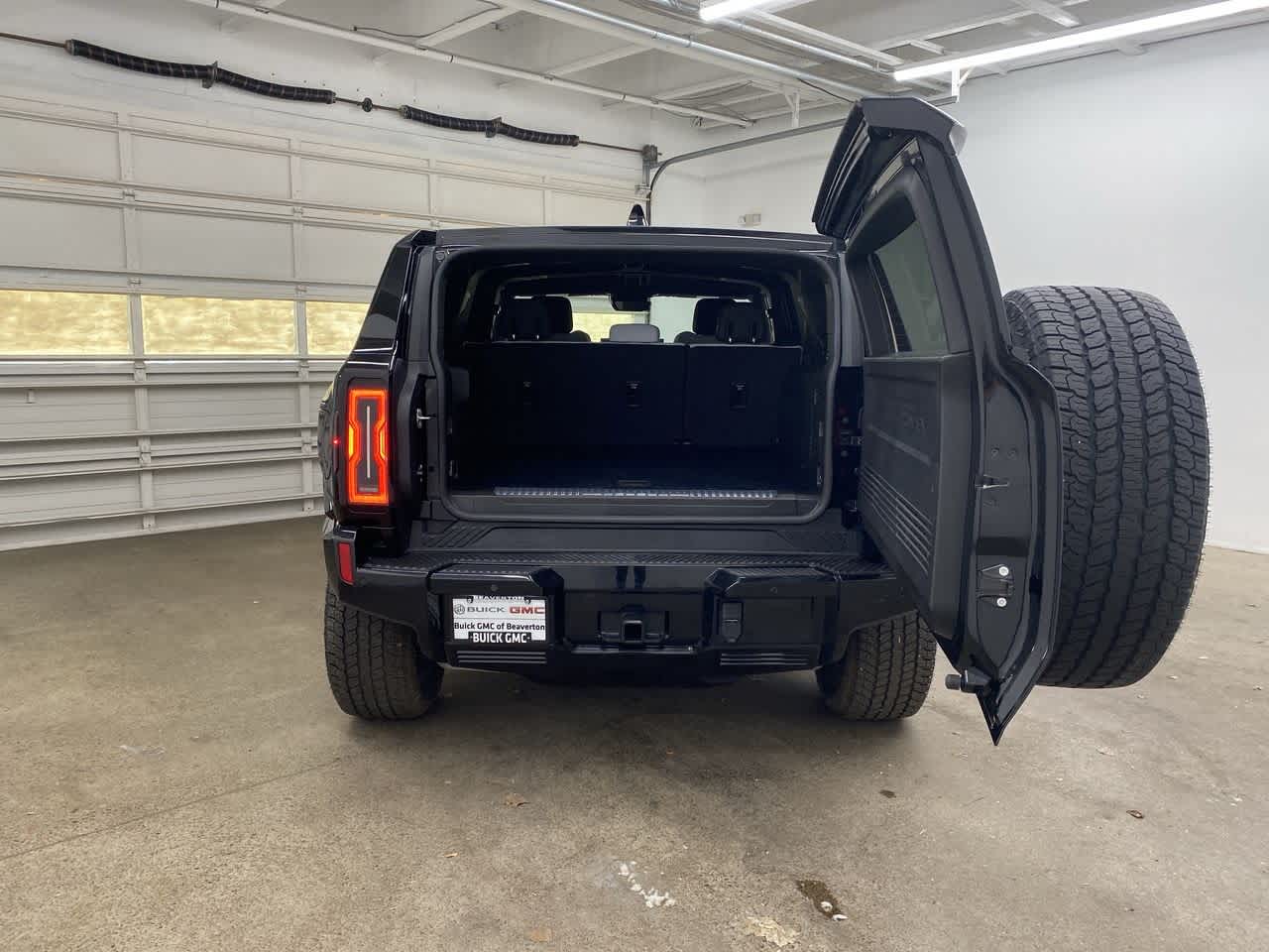 Thumbnail: 2024 GMC Hummer EV - 30