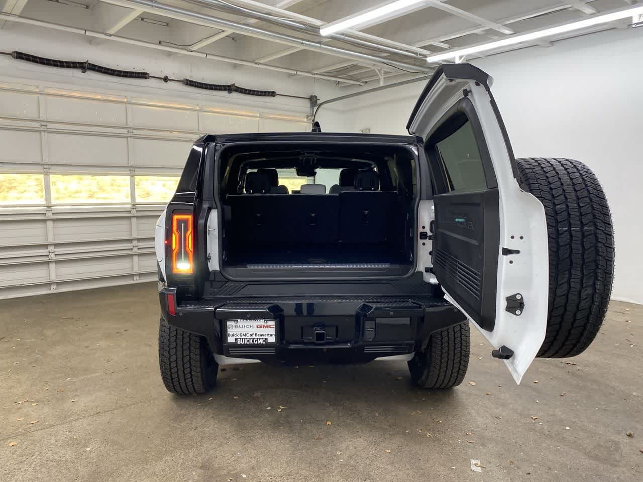 Thumbnail: 2024 GMC Hummer EV - 28