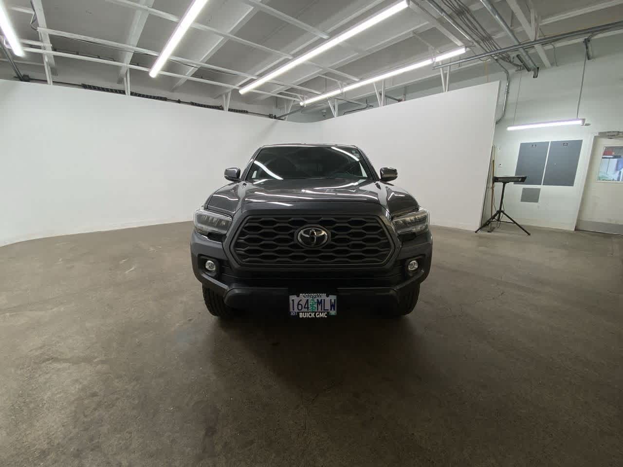 Thumbnail: 2020 Toyota Tacoma - 9