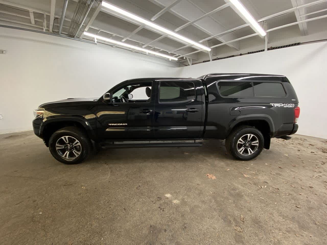 Thumbnail: 2016 Toyota Tacoma - 3