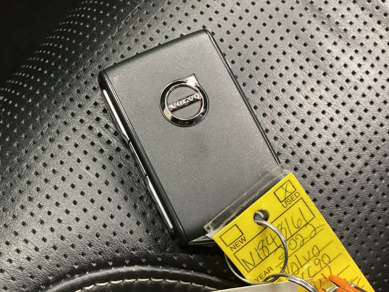 Thumbnail: 2022 Volvo XC90 - 31