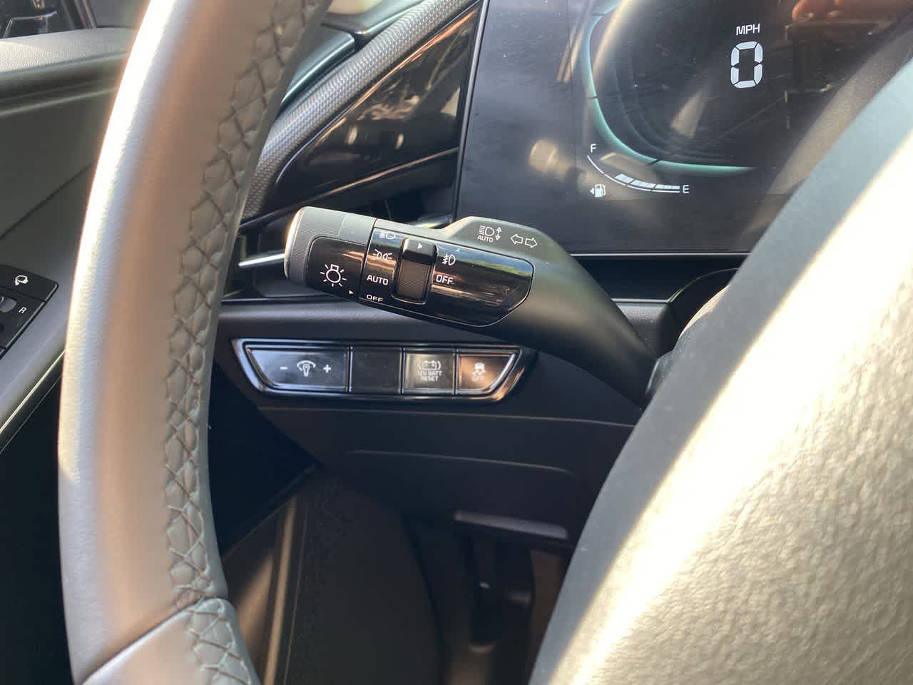 Thumbnail: 2023 Kia Niro - 24