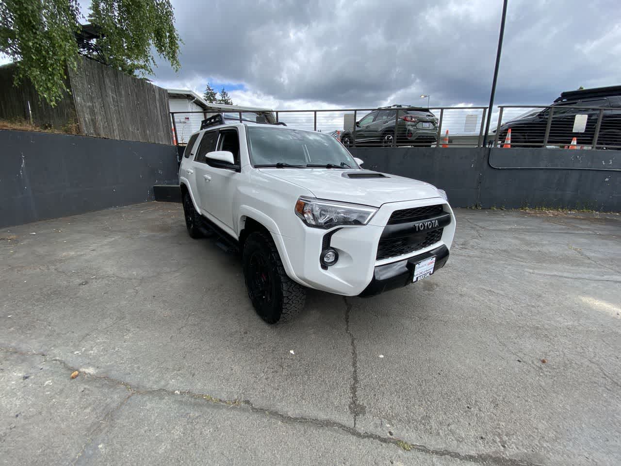 Thumbnail: 2020 Toyota 4Runner - 8