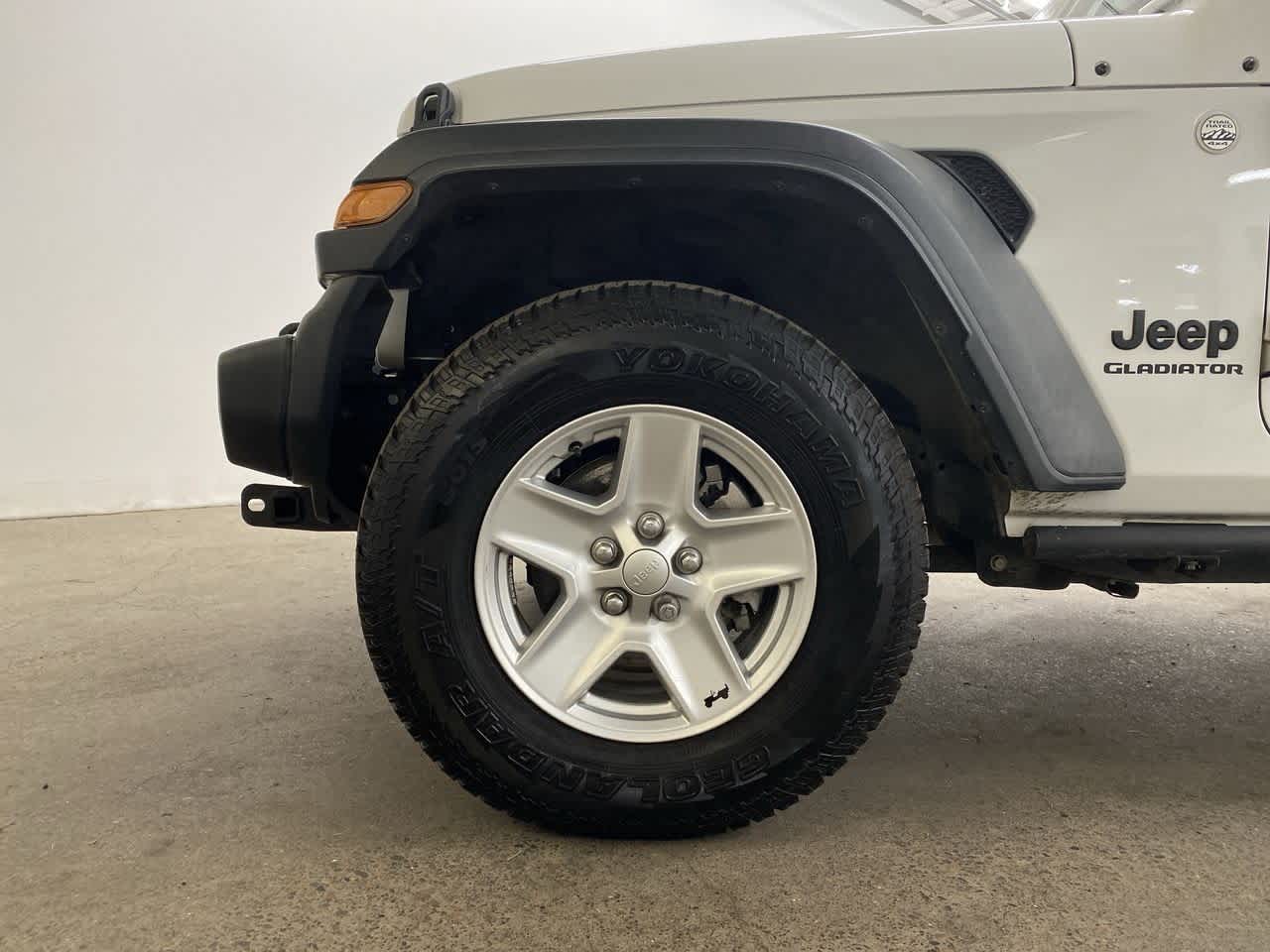 Thumbnail: 2020 Jeep Gladiator - 11