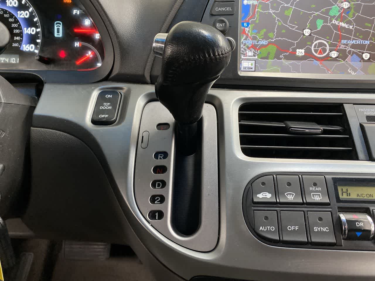 Thumbnail: 2010 Honda Odyssey - 27