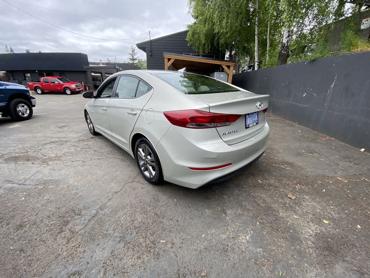 Thumbnail: 2018 Hyundai Elantra - 4