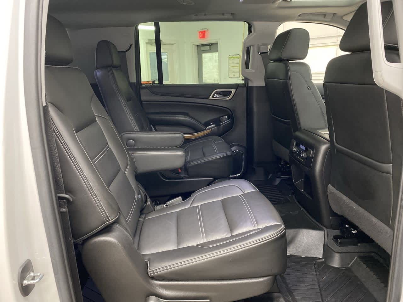 Thumbnail: 2020 GMC Yukon XL - 17