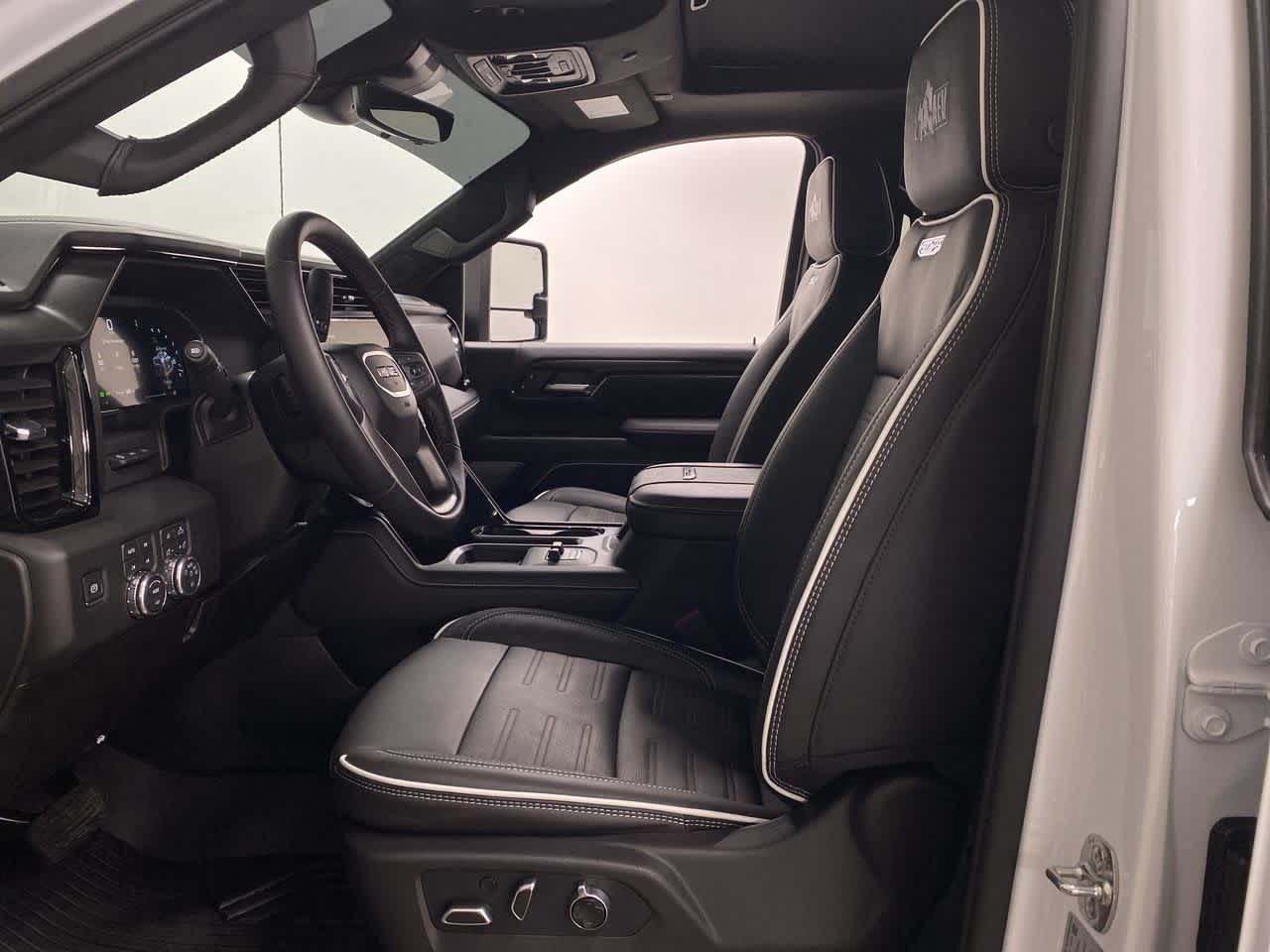 Thumbnail: 2026 GMC Sierra 2500 - 12