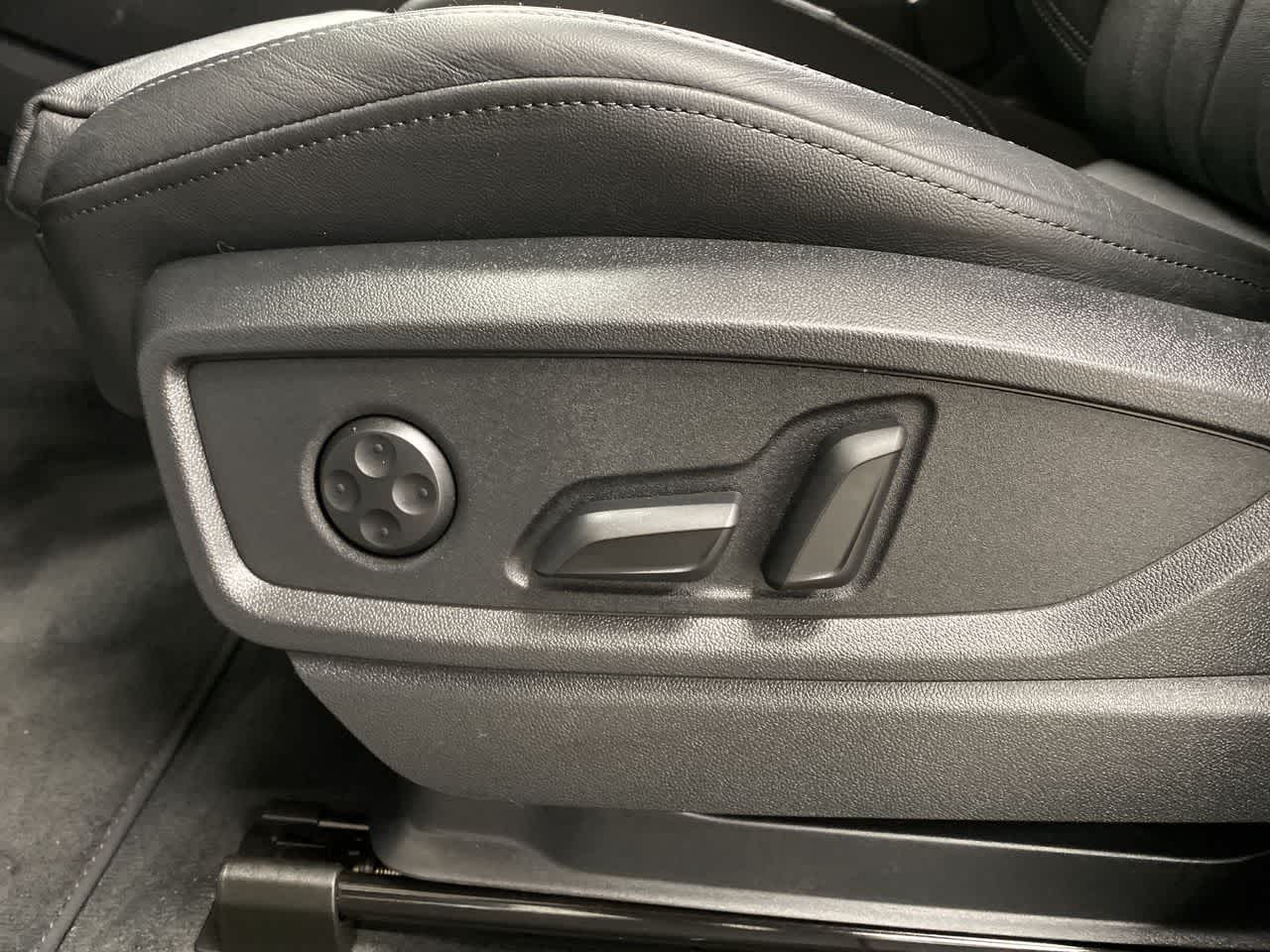 Thumbnail: 2025 Audi Q5 - 14