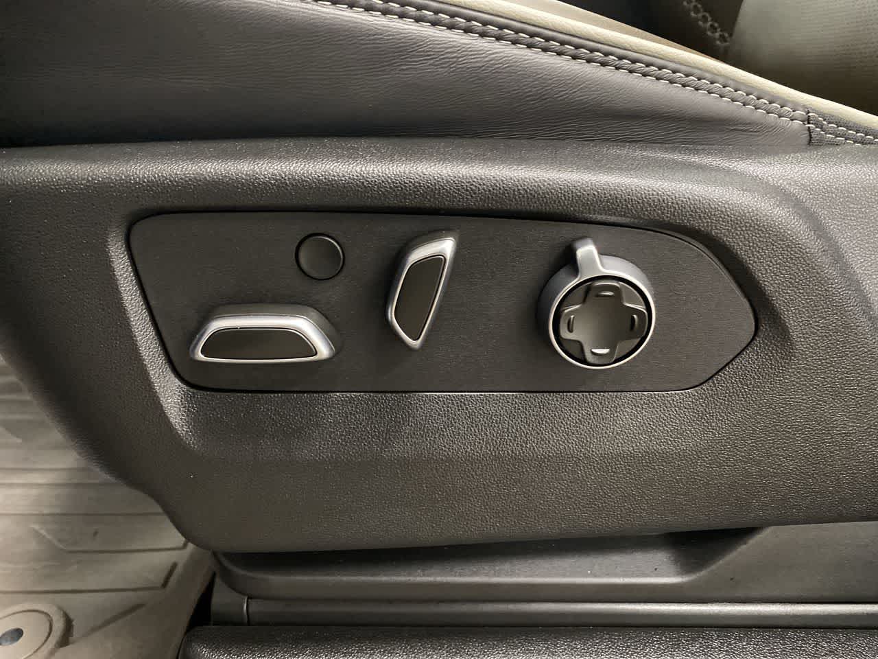 Thumbnail: 2025 GMC Yukon - 14