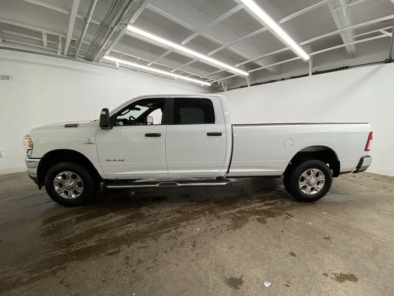 2024 RAM 3500 Big Horn 3
