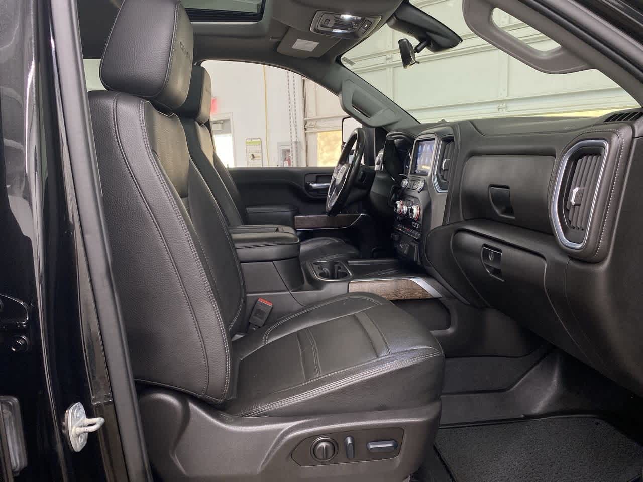 Thumbnail: 2022 GMC Sierra 3500 - 19
