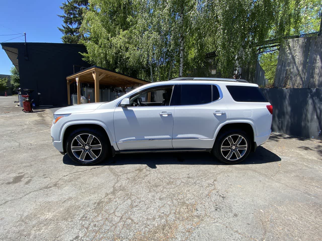 Thumbnail: 2017 GMC Acadia - 3