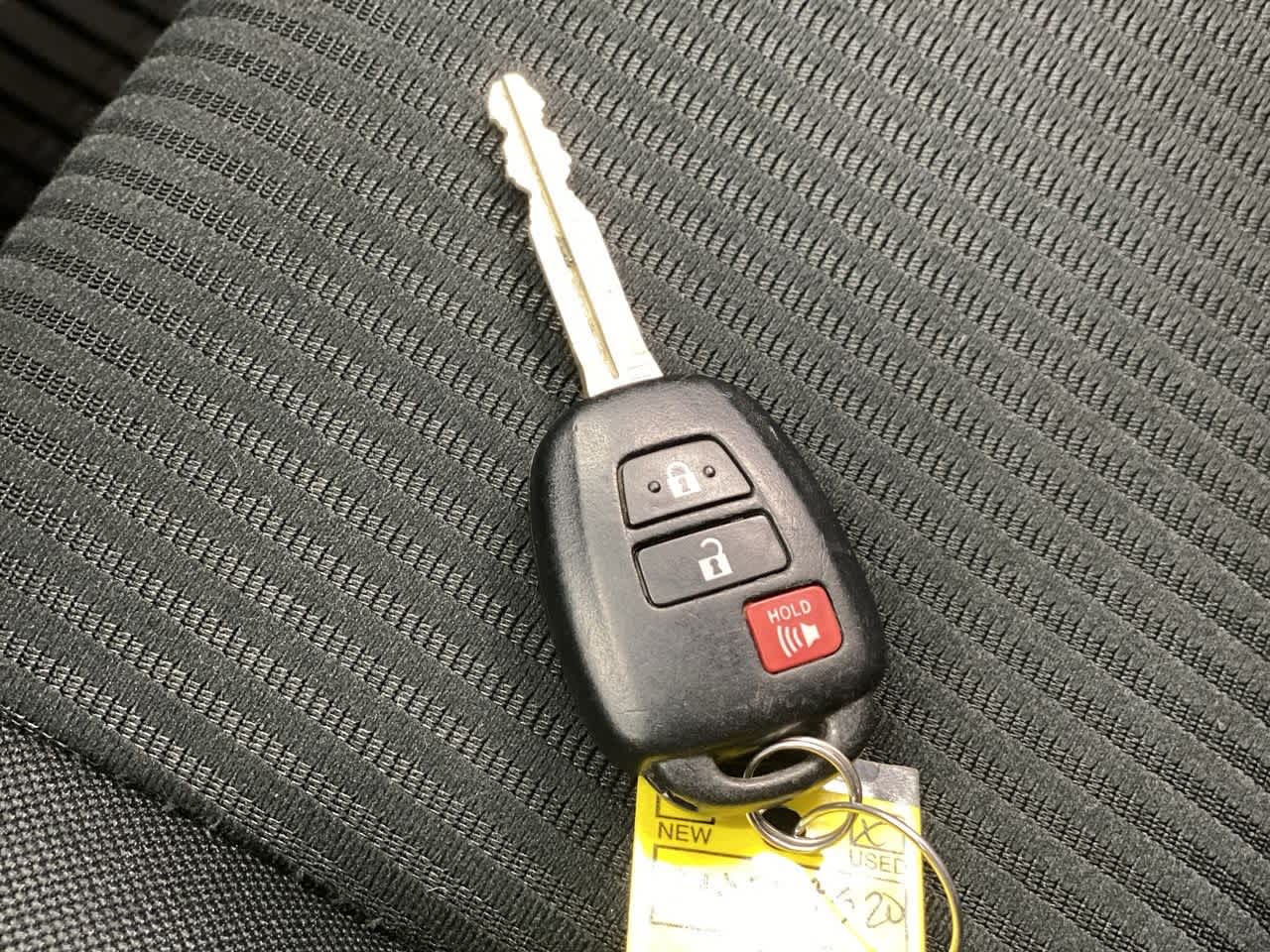 Thumbnail: 2016 Toyota RAV4 - 30