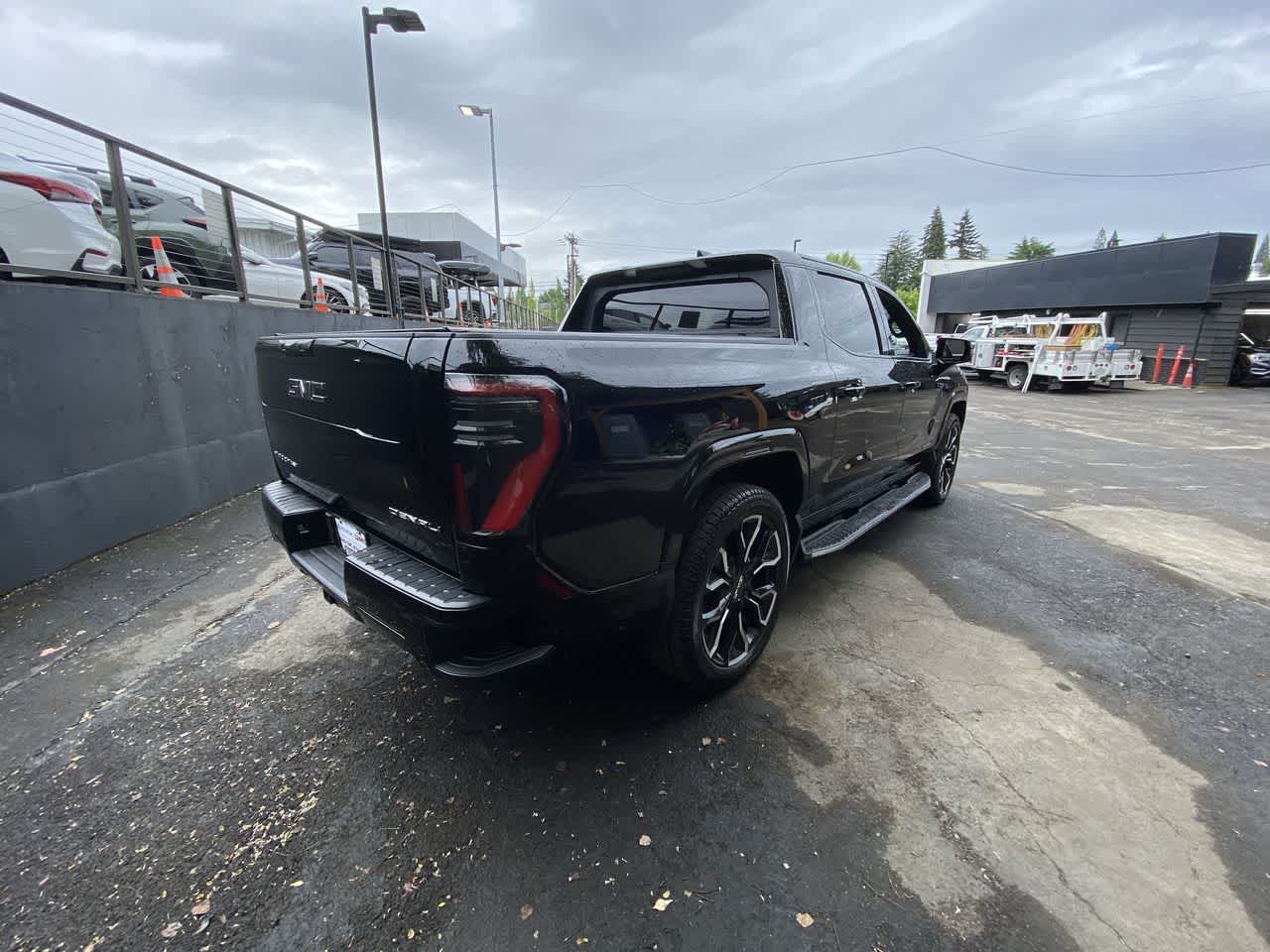 Thumbnail: 2025 GMC Sierra EV - 6