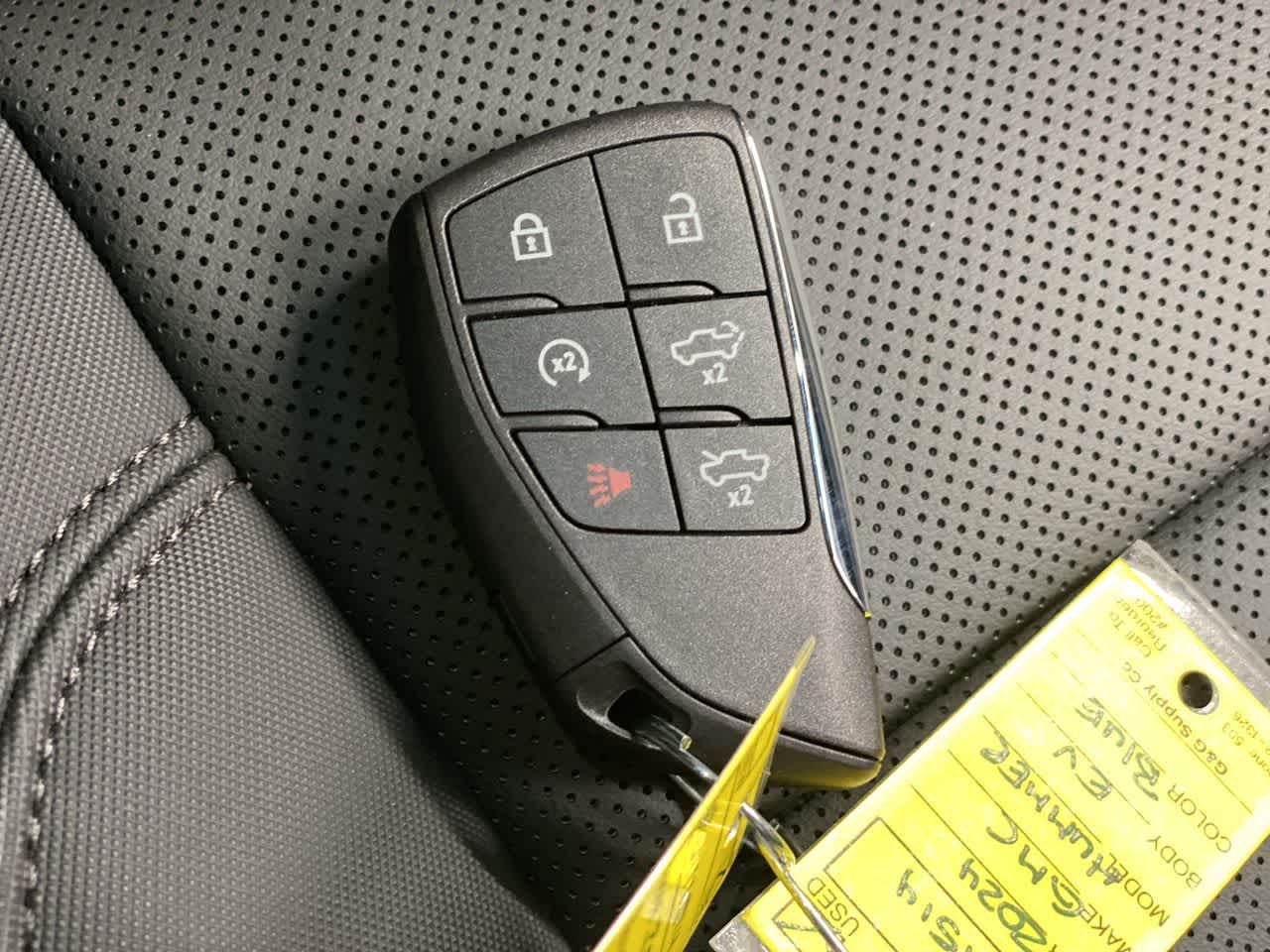 Thumbnail: 2024 GMC Hummer EV - 29