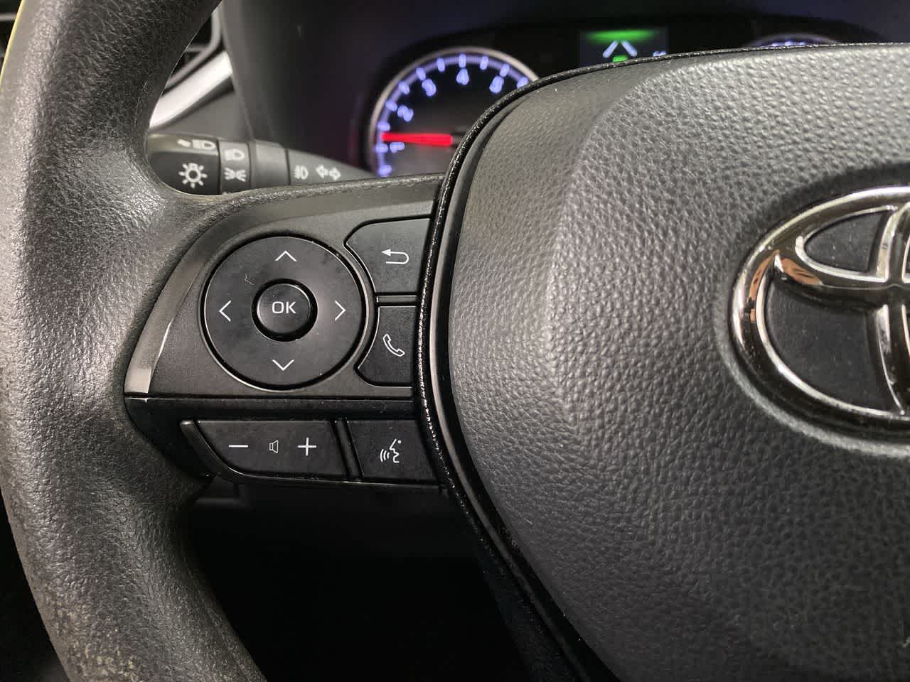 Thumbnail: 2021 Toyota RAV4 - 21