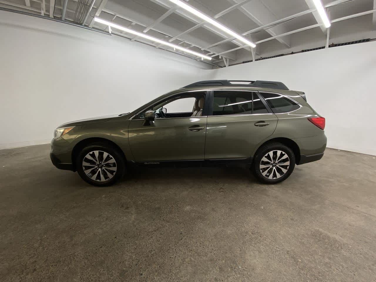 Thumbnail: 2015 Subaru Outback - 3