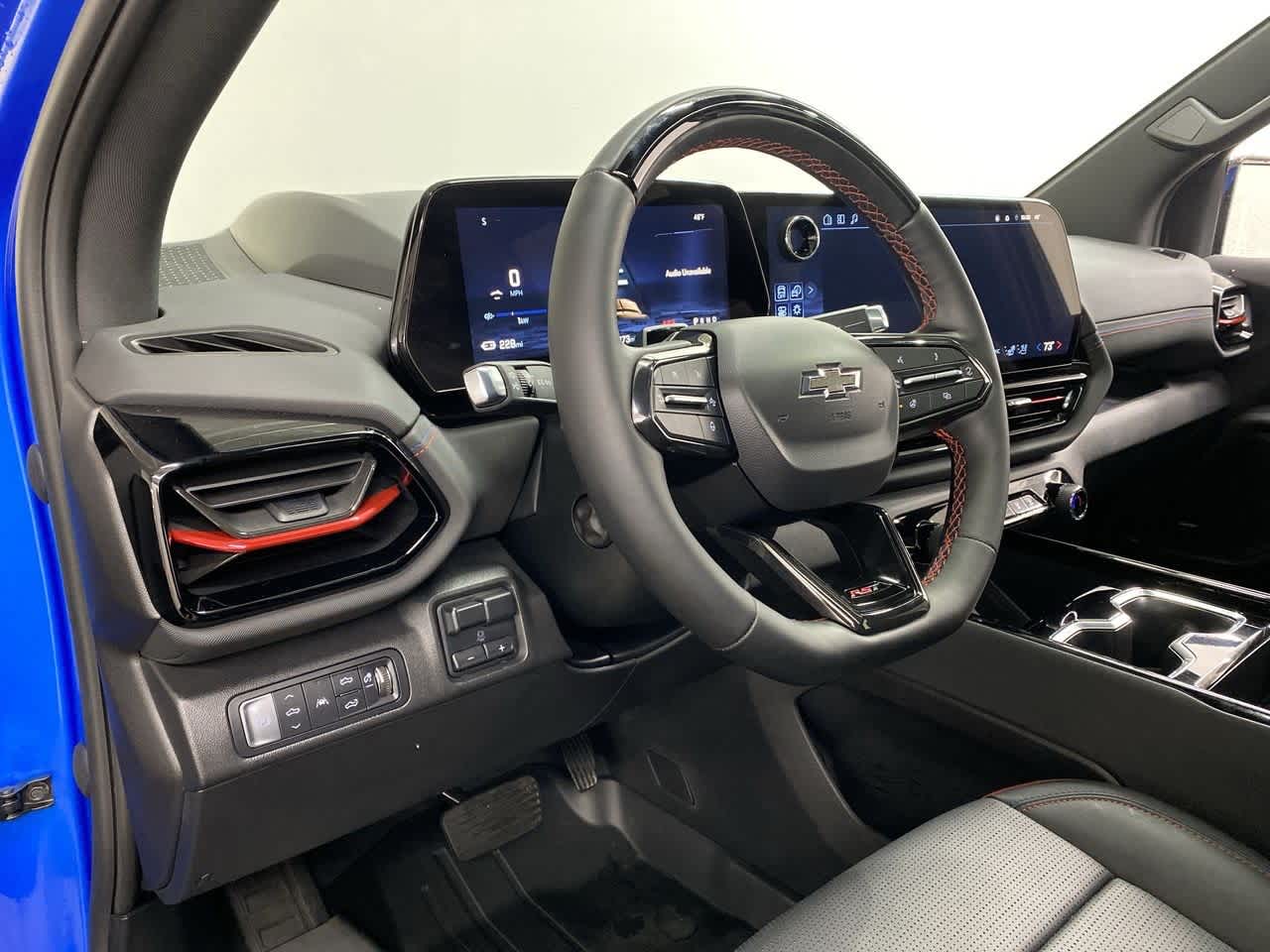 Thumbnail: 2025 Chevrolet Silverado EV - 2