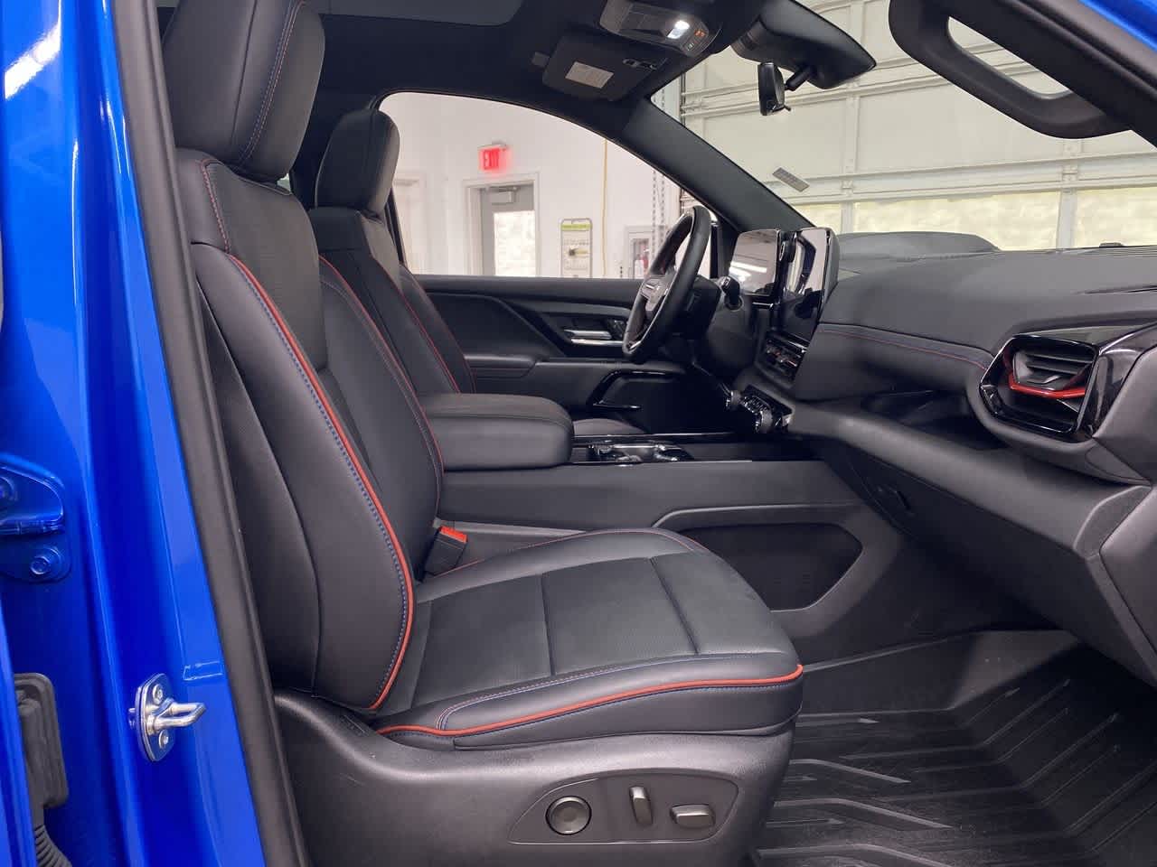 Thumbnail: 2025 Chevrolet Silverado EV - 20