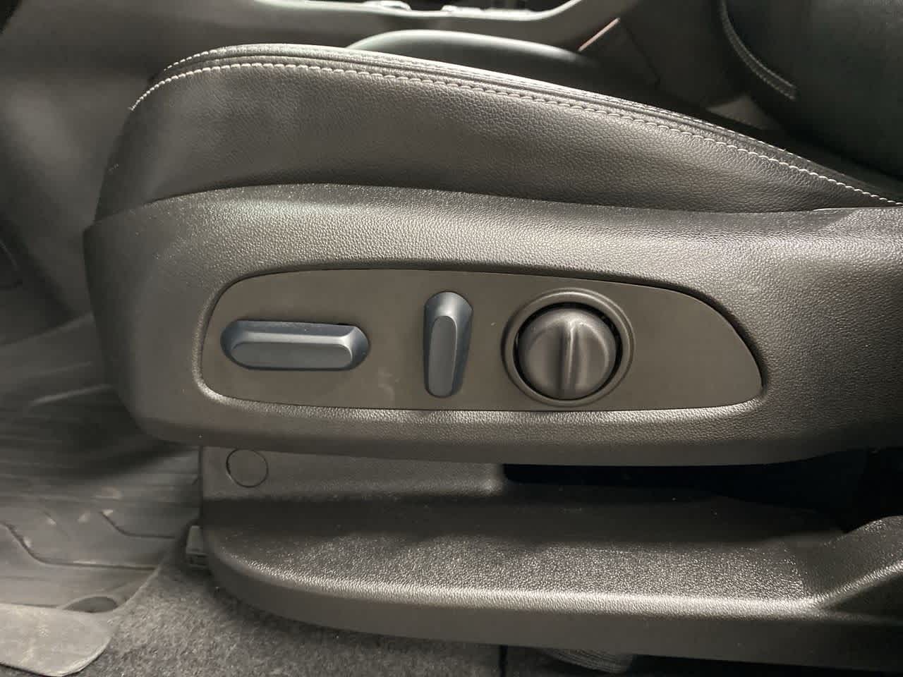 Thumbnail: 2023 GMC Terrain - 16