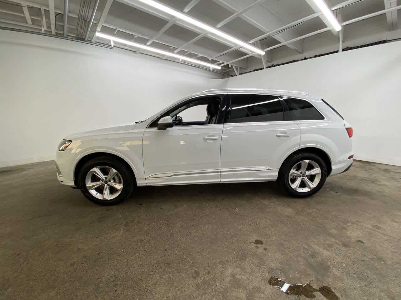 Thumbnail: 2024 Audi Q7 - 3