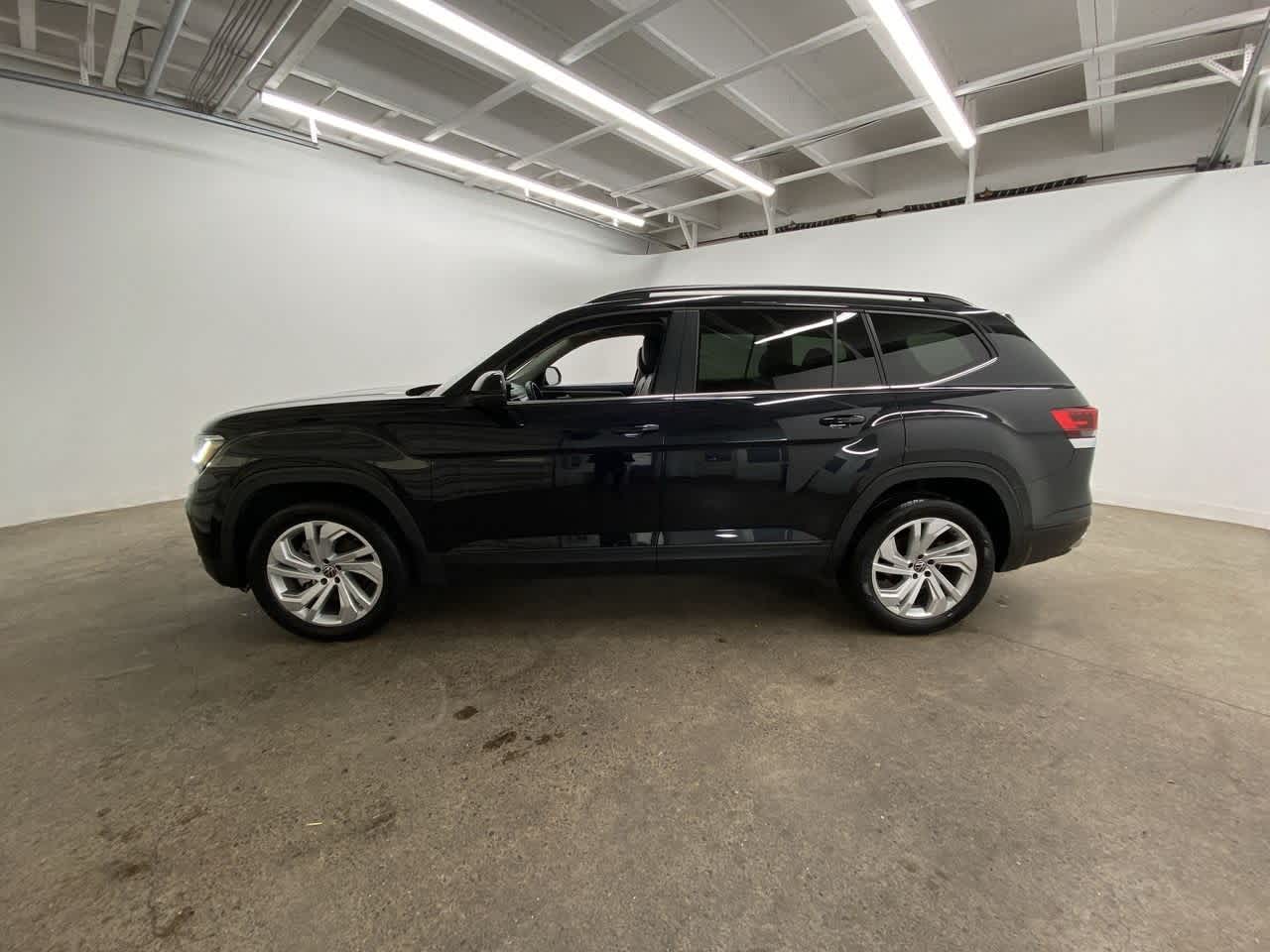 Thumbnail: 2021 Volkswagen Atlas - 3