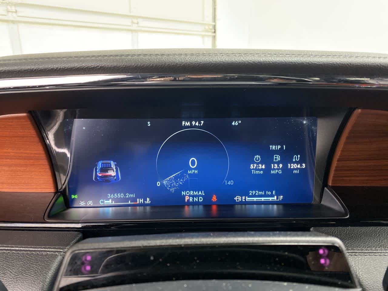 Thumbnail: 2024 Lincoln Navigator L - 27