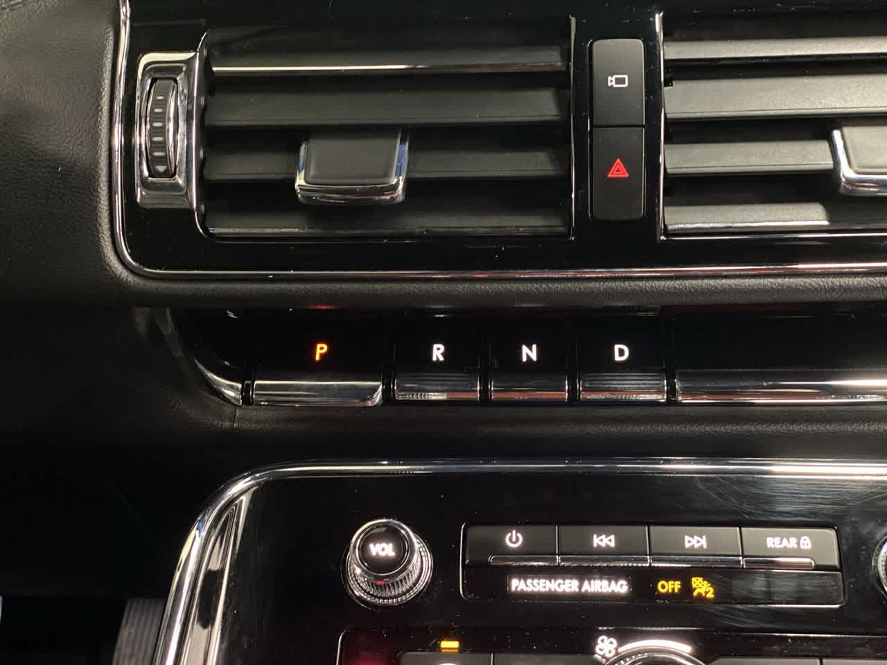 Thumbnail: 2024 Lincoln Navigator L - 26