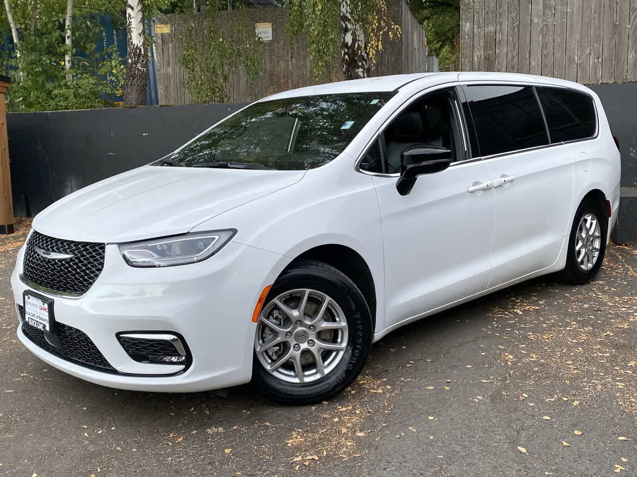 2025 Chrysler Pacifica Select