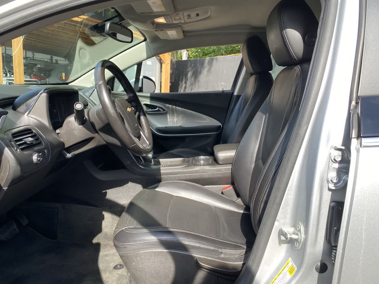Thumbnail: 2012 Chevrolet Volt - 14