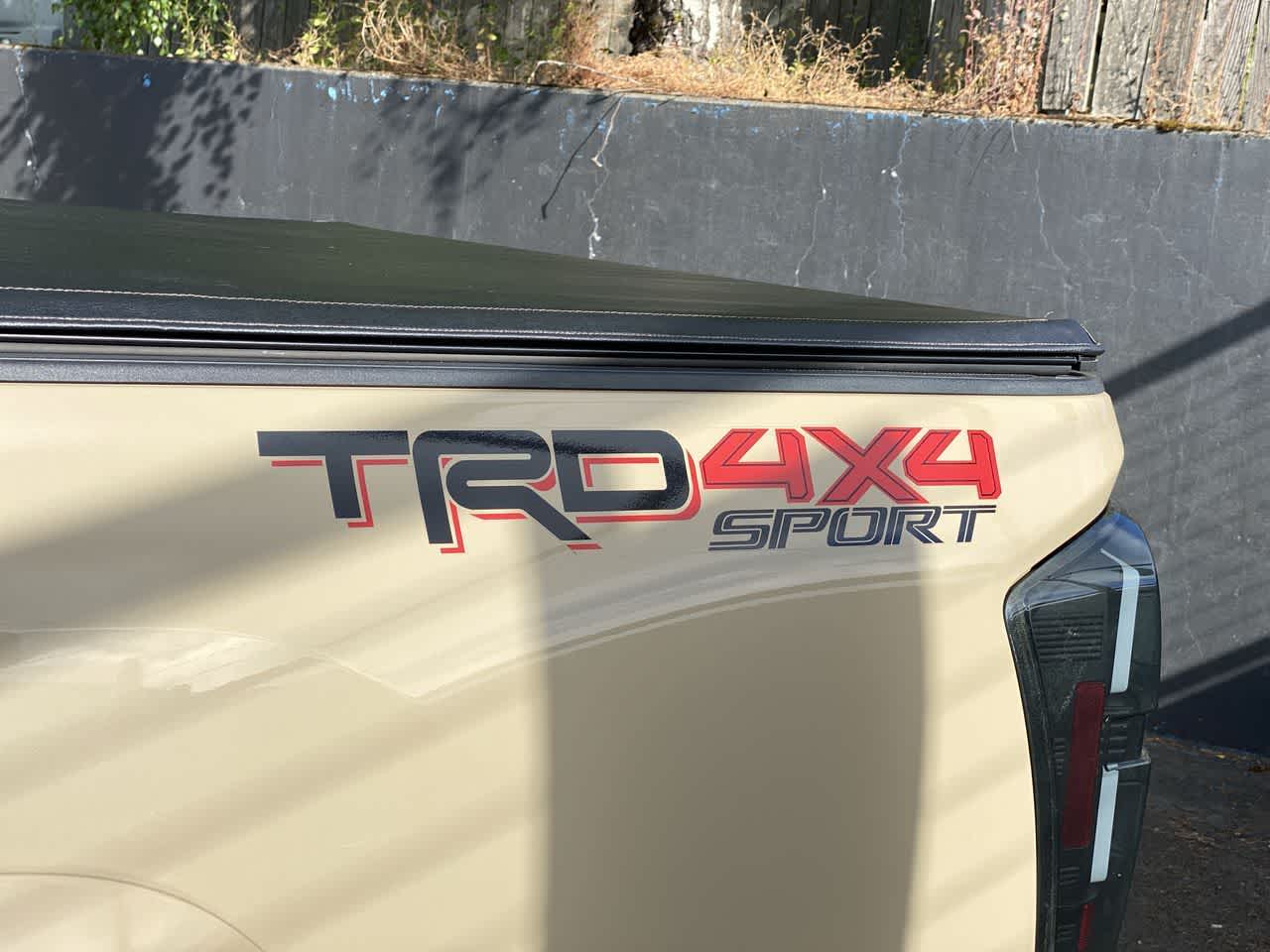 Thumbnail: 2016 Toyota Tacoma - 10