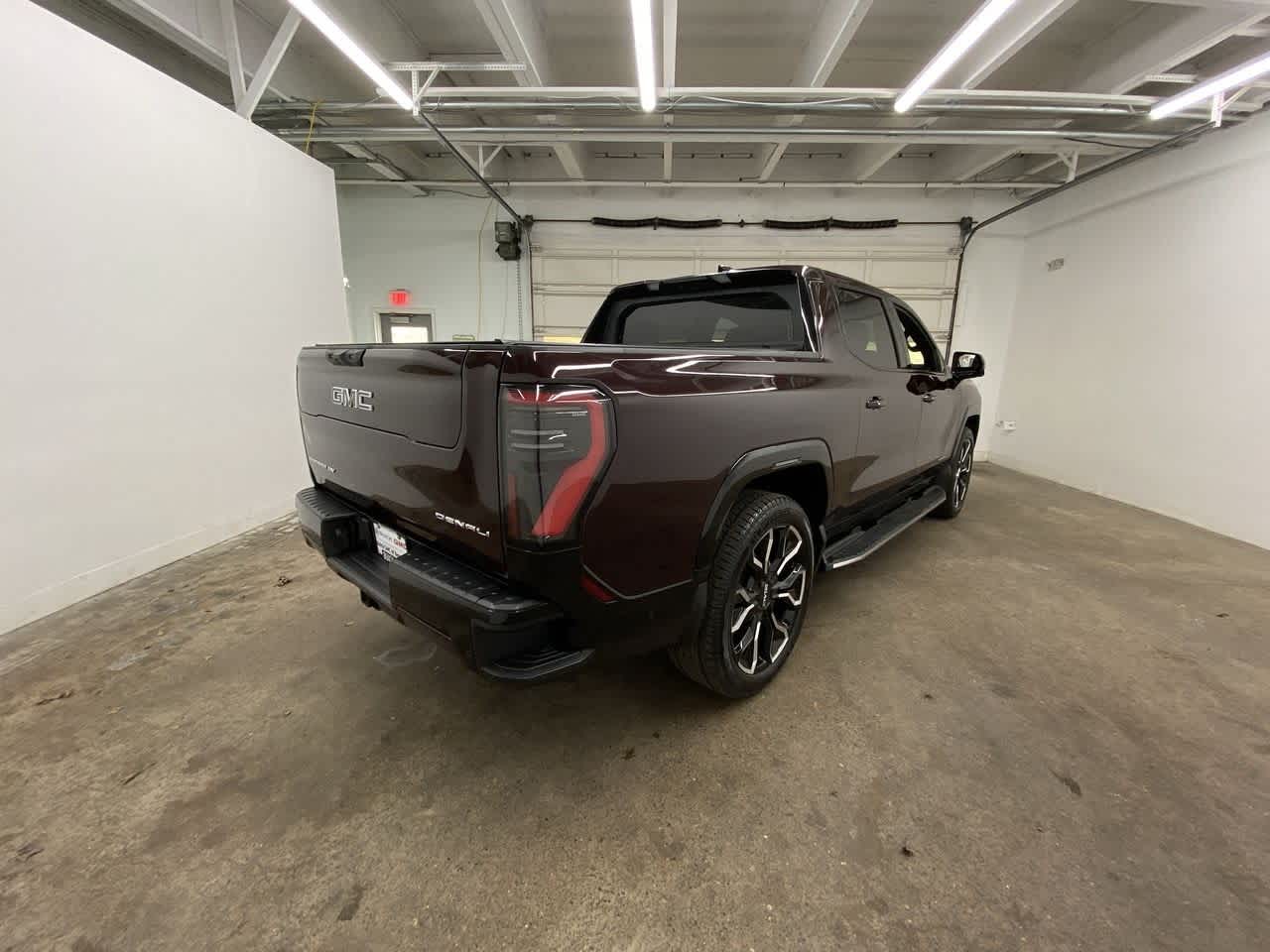 Thumbnail: 2025 GMC Sierra EV - 6